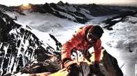 Ο Ueli Steck επέστρεψε εκεί που ανήκει ... στα ψηλά βουνά...